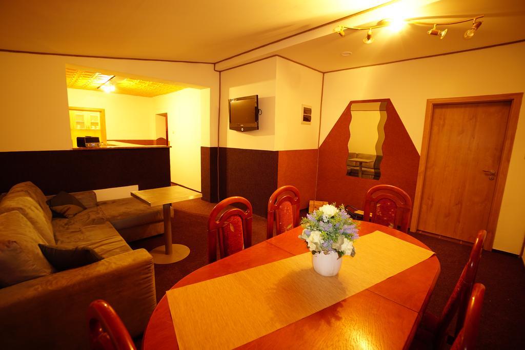 Chata Eliska Guest House สตารา เลชนา ภายนอก รูปภาพ